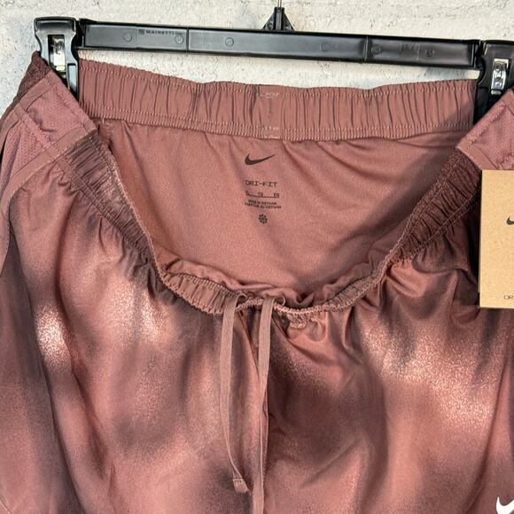 Nike Women's Tempo Running Shorts - Smokey Mauve XL - Picture 6 of 7